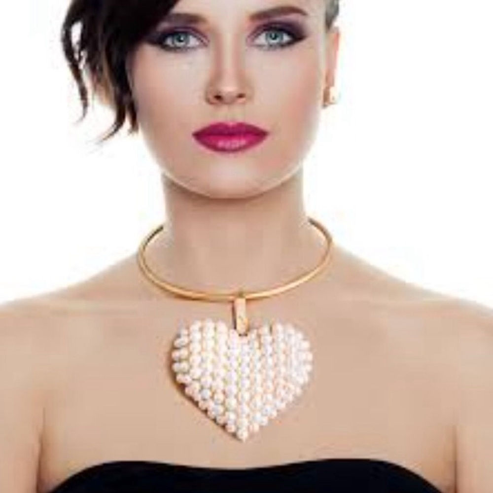 Elegant Gold and Pearl Heart Necklace